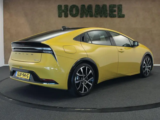 Toyota Prius 2.0 Plug-in Executive 2024 Hybride Benzine 4