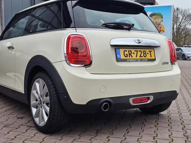 MINI Cooper Mini 1.5 Business 2015 Benzine 9