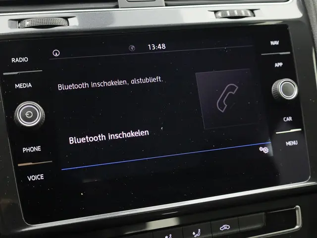 Volkswagen e-Golf E-DITION 100kW/136PK 2020 Elektrisch 34