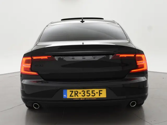 Volvo S90 2.0 T5 250PK MOMENTUM + SCHUIFDAK | 2018 Benzine 9
