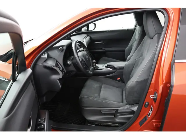 Lexus UX 250h Business Line 2022 Hybride Benzine 16
