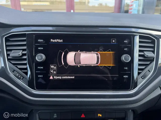 Volkswagen T-Roc 2.0 TSI 4Motion Sport 2018 Benzine 35