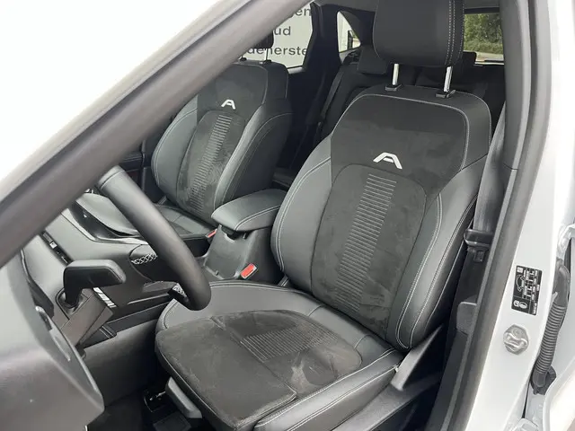Ford Kuga 2.5 PHEV Active X 2024 Hybride Benzine 13