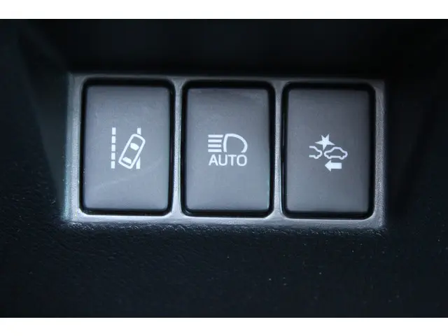 Toyota Yaris 1.5 Hybrid Energy Plus 2018 Hybride Benzine 23