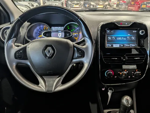 Renault Clio 1.2 16V 2015 Benzine 9