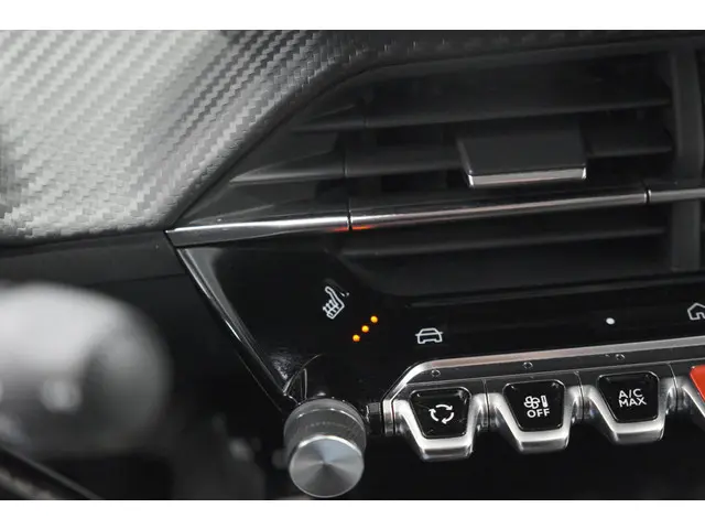 Peugeot 208 PureTech 100 Allure 2024 Benzine 51