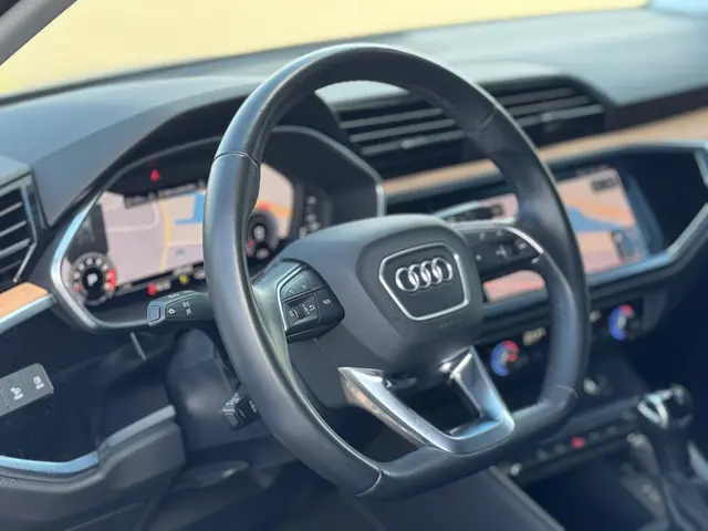 Audi Q3 35 TFSI * Leder * 360 Camera * Keyless 2020 Benzine 10