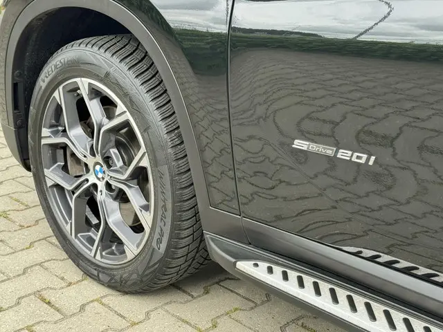 BMW X1 sDrive20i Centennial High Executive 2016 Benzine 19