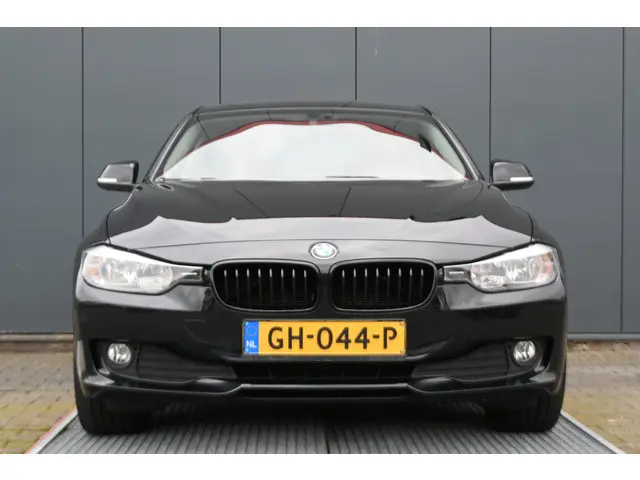 BMW 3 Serie 316i Business 2015 Benzine 8