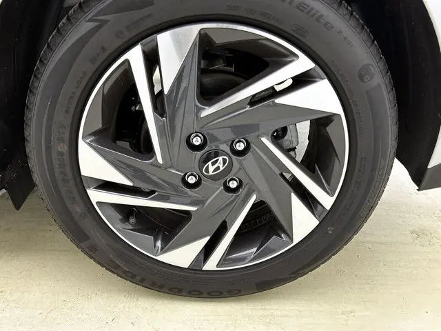 Hyundai i20 1.0 T-GDI 48V 120PK COMFORT 2023 Benzine 34