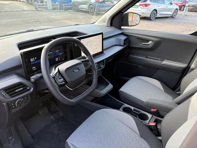 Ford E-Transit Courier Limited 44 kWh 2026 Elektrisch 17