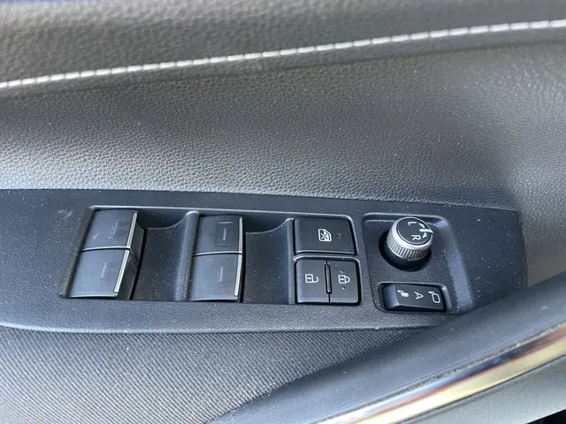 Suzuki Swace 1.8 Hybrid Select 2022 Hybride Benzine 9