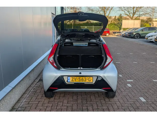 Toyota Aygo 1.0 VVT-i x-clusiv 2019 Benzine 10