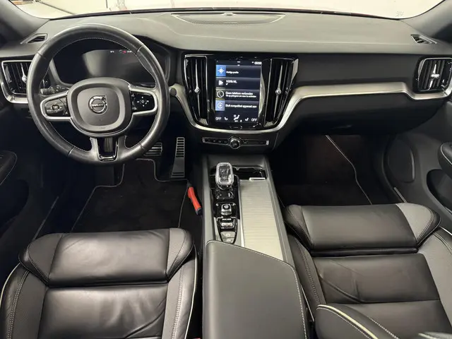 Volvo S60 2.0 B4 R-Design 2021 Benzine 3
