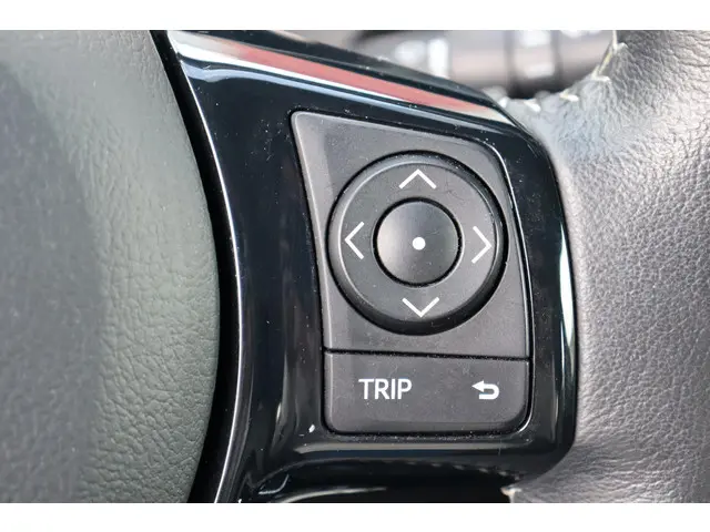 Toyota Yaris 1.5 Hybrid Dynamic, 2017 Hybride Benzine 32