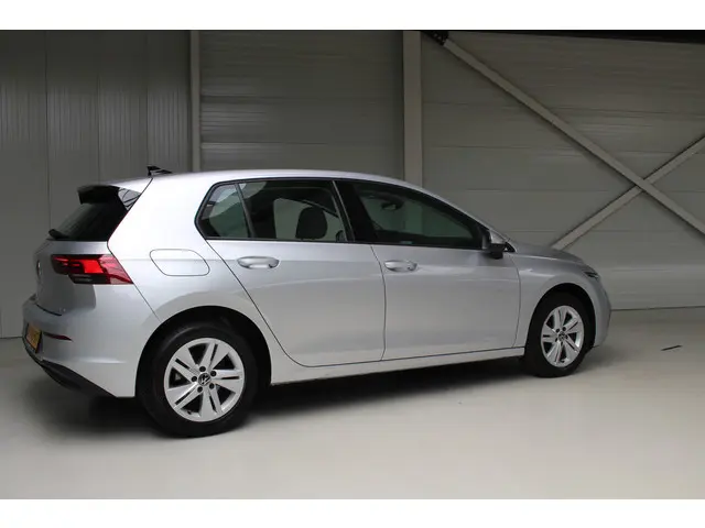 Volkswagen Golf 1.0 eTSI Life DSG 2021 Hybride Benzine 24