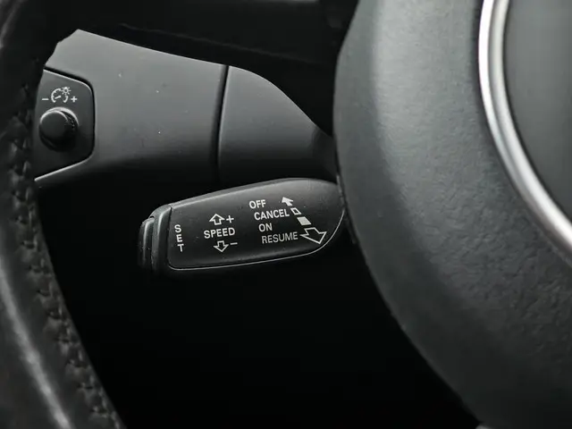 Audi A4 Limousine 1.8 TFSIe Limited S 2014 Benzine 21