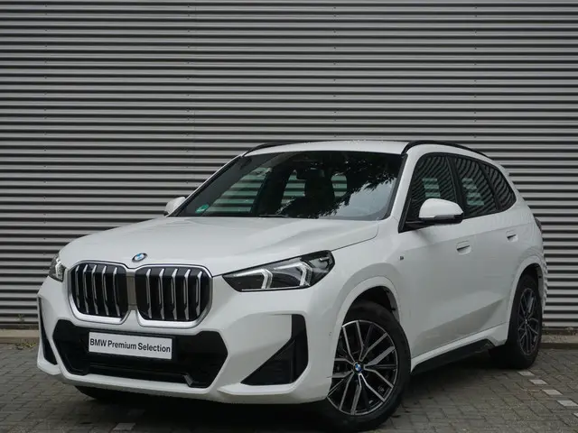 BMW X1 sDrive18i 2023 Benzine 33