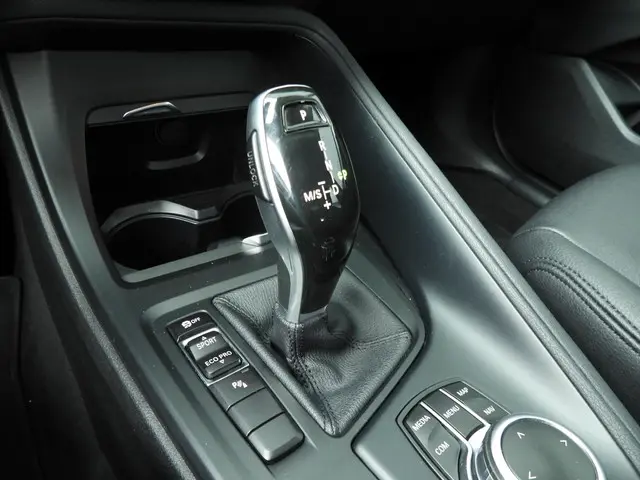 BMW X1 sDrive20i High Executive 2018 Benzine 16