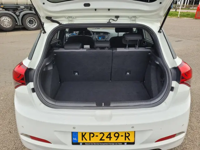 Hyundai i20 1.0 T-GDI Go! 2016 2016 Benzine 10
