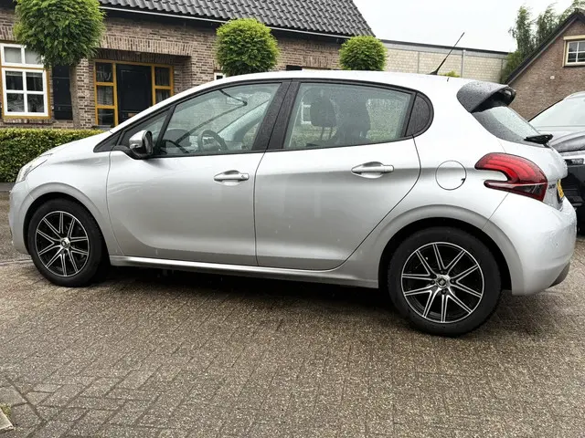 Peugeot 208 3