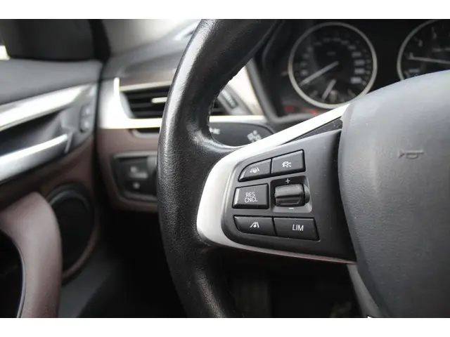 BMW X1 sDrive20i 260pk High Executive Pano 2017 Benzine 21