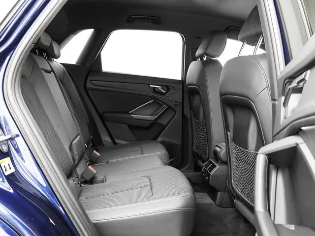 Audi Q3 35 TFSI 150pk S-tronic S edition 2022 Benzine 12