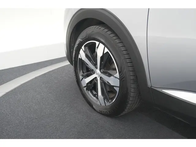 Peugeot 3008 PureTech 130 EAT8 Crossway 2020 Benzine 18