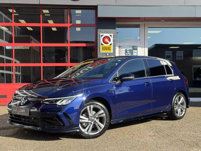 Volkswagen Golf 1.5 eTSI R-Line 2023 Benzine 2