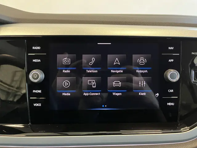 Volkswagen Polo 1.0 TSI DSG Goal 2025 Benzine 24