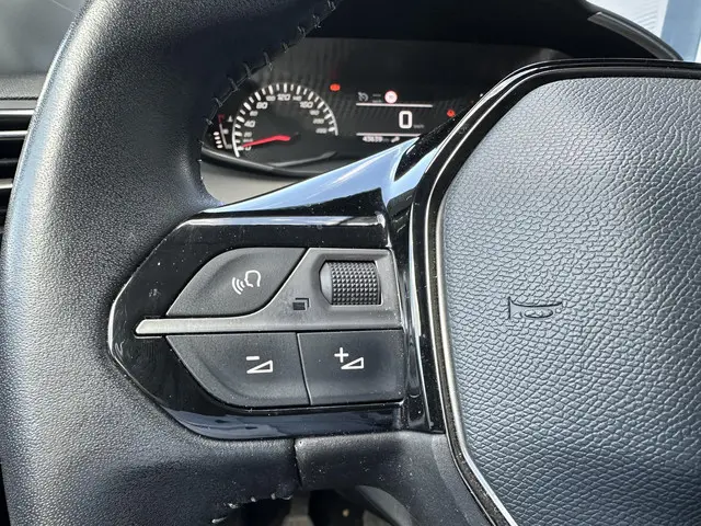 Peugeot 208 1.2 Active 2020 Benzine 28
