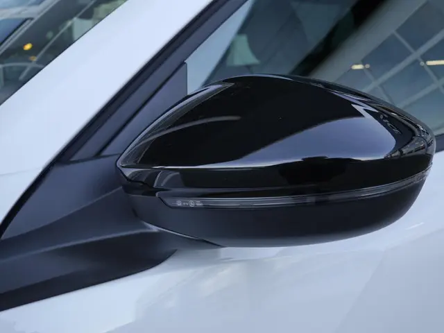 Peugeot 2008 1.2 Hybrid 145 Allure 2025 Hybride Benzine 38