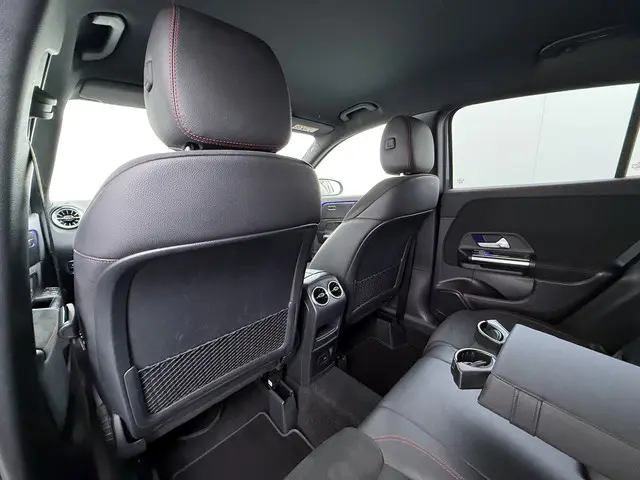 Mercedes-Benz GLA 180 AMG line 2021 Benzine 16