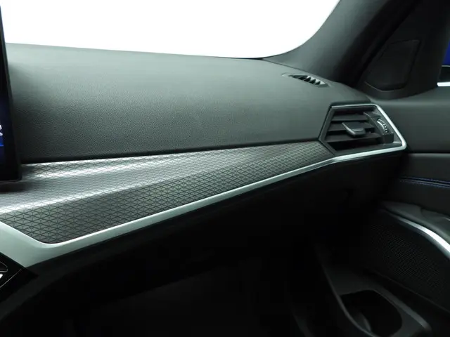 BMW 3 Serie Sedan 330d xDrive 2024 Diesel 35