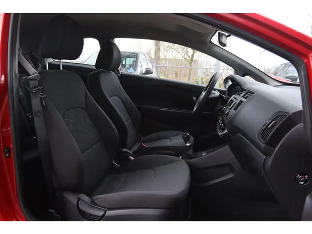 Kia Rio 1.2 CVVT COMFORT PACK 2013 Benzine 4