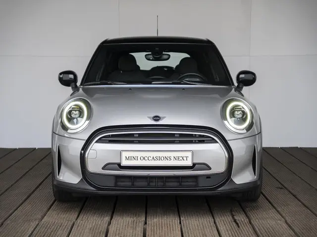 MINI 5-Deurs Cooper Aut. 2023 Benzine 3