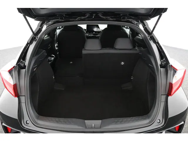 Toyota C-HR 1.8 Hybrid Style 2019 Hybride Benzine 25