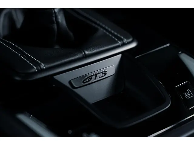 Porsche 911 4.0 GT3 Touring 2021 Benzine 55