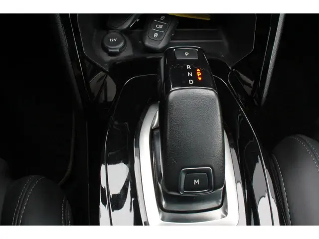 Peugeot 208 1.2 PureTech GT-Line 2020 Benzine 18