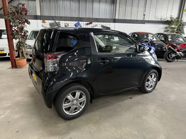 Toyota iQ 1.0 VVTi Aspiration 2014 Benzine