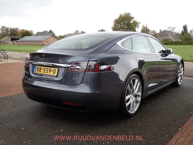 Tesla Model S 75D 2017 Elektrisch 4