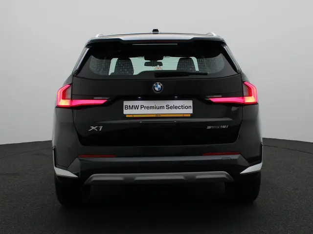 BMW X1 sDrive18i 2023 Benzine 5