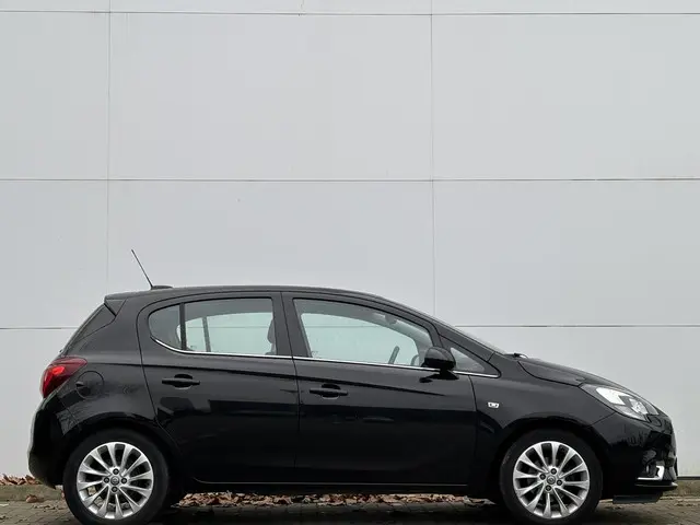 Opel Corsa 1.4 Innovation 2017 Benzine 15