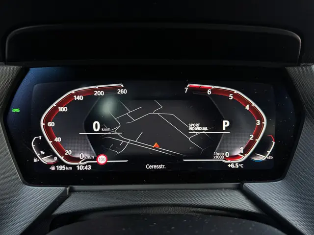 BMW 1 Serie 118i Executive Edition 2019 Benzine 12