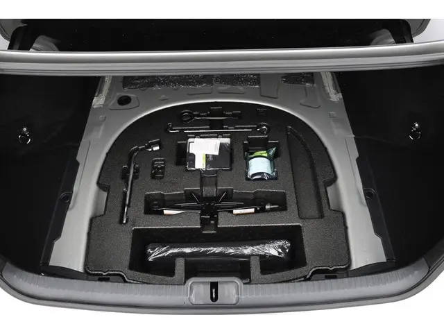 Lexus ES 300h Business Line 2024 Hybride Benzine 31