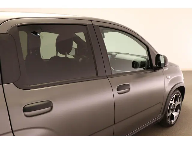Fiat Panda 1.0 Hybrid Sport 2022 Benzine 10
