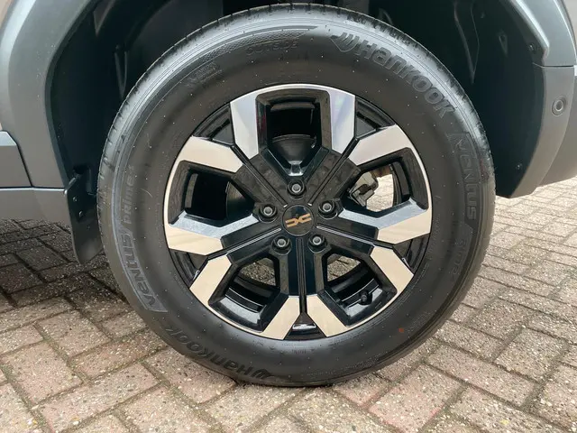 Dacia Duster 1.6 Hybrid 140 Journey 2024 Hybride Benzine 7