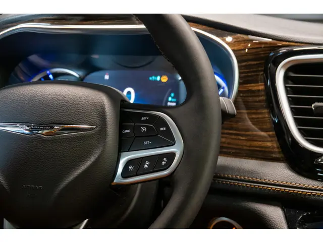 Chrysler Pacifica 3.6 V6 Hybrid 2023 Benzine 17