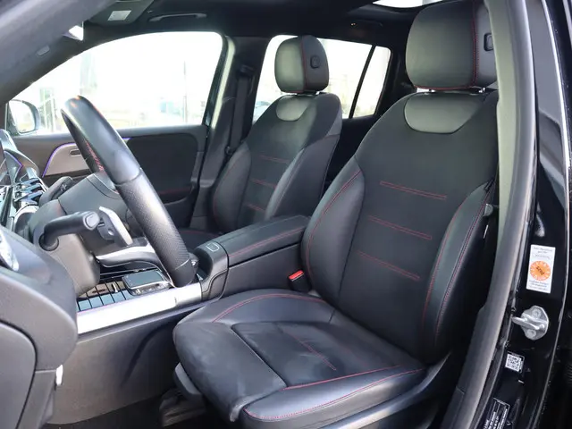 Mercedes-Benz EQB 300 4MATIC AMG line 2022 Elektrisch 13