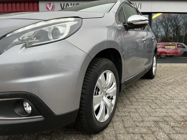 Peugeot 2008 1.2 PureTech Allure Automaat 2019 Benzine 21